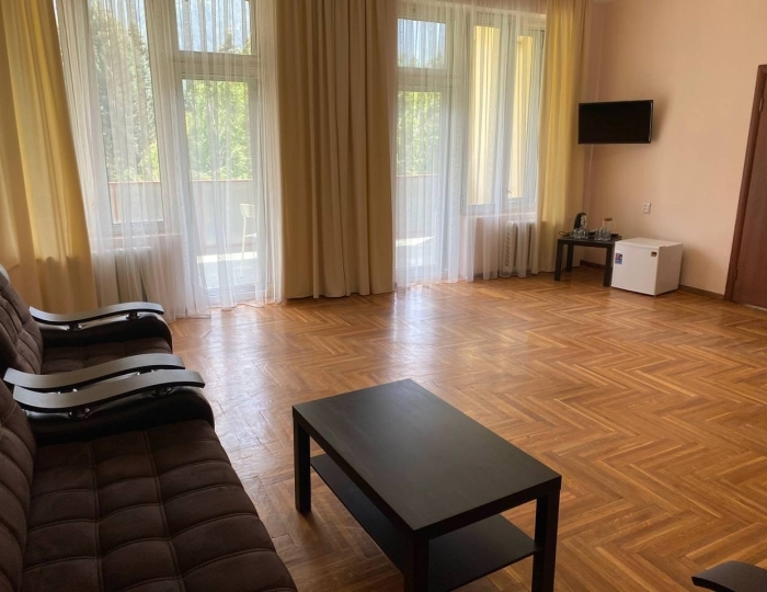 Номер люкс с 1 двуспальной кроватью (с пансионом) - Санаторий «Озон» Теберда